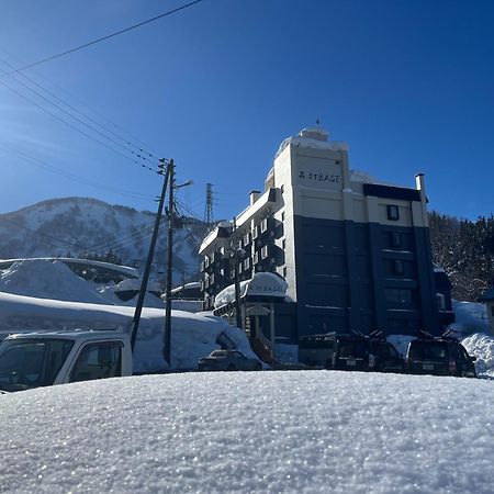 Готель Ishiuchibase Minamiuonuma Екстер'єр фото