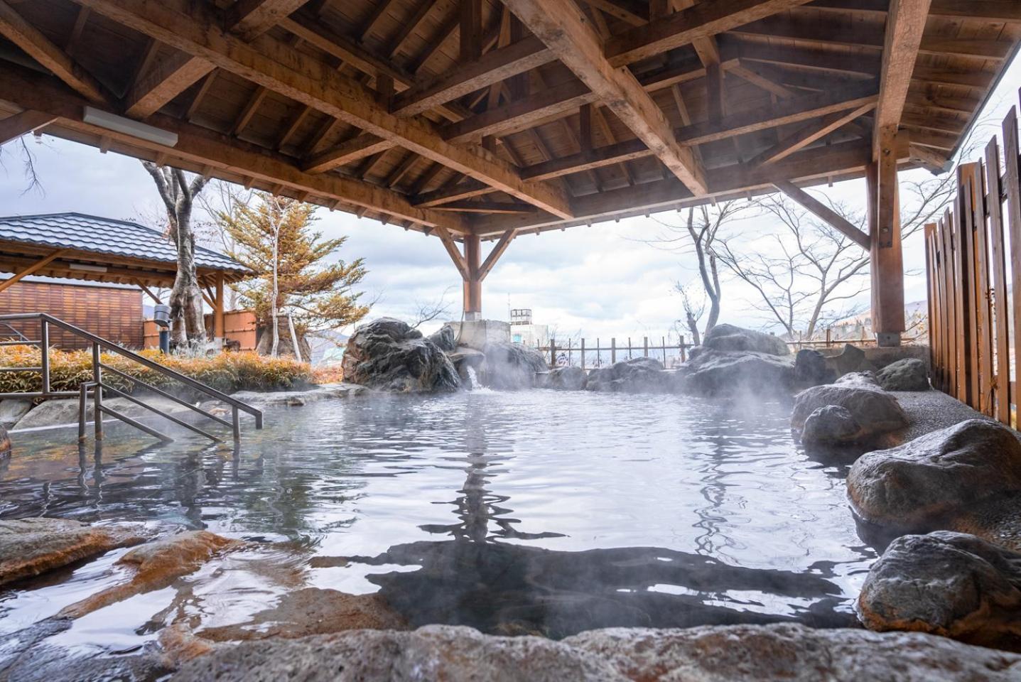 Готель Ishiuchibase Minamiuonuma Екстер'єр фото